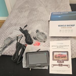 Vehicle HD Rear/Front View Camera & Monitor Kit: NIB